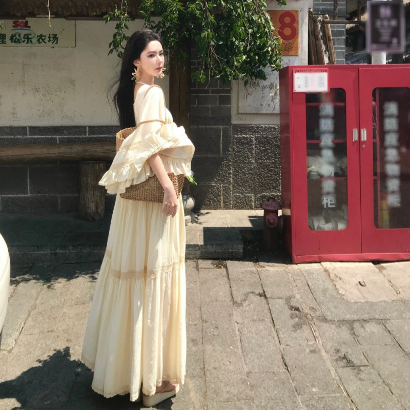 新しいエレガントなスクエアネックトランペットスリーブ大きな裾 - Summer Clothing For Older Women のレビューと価格
