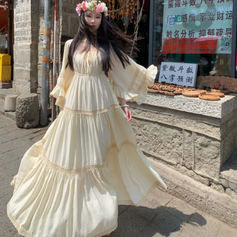 新しいエレガントなスクエアネックトランペットスリーブ大きな裾 - Summer Clothing For Older Women のレビューと価格