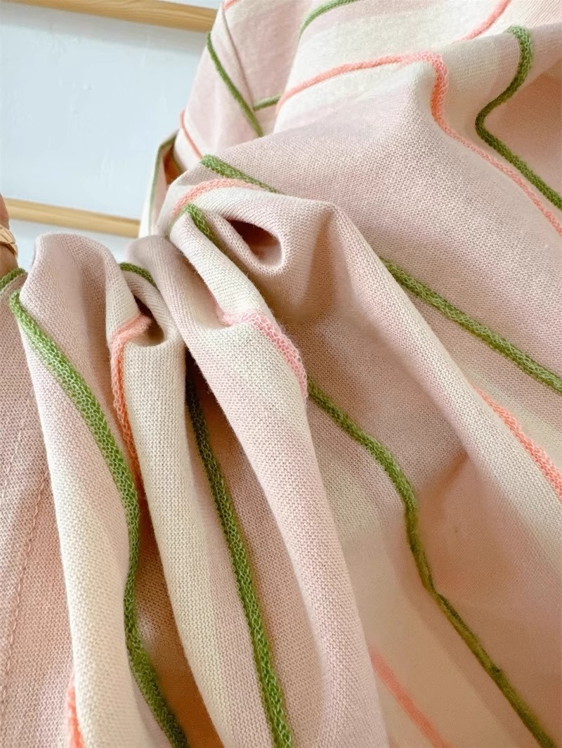 純綿ストライプ柄半袖Tシャツ、おしゃれな夏物アウトレット服、 - Summer Clothing Outlet のレビューと価格